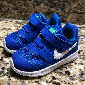 Nike Tennis Shoes